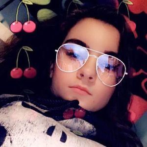 Meet your Posher, Rëbëccã